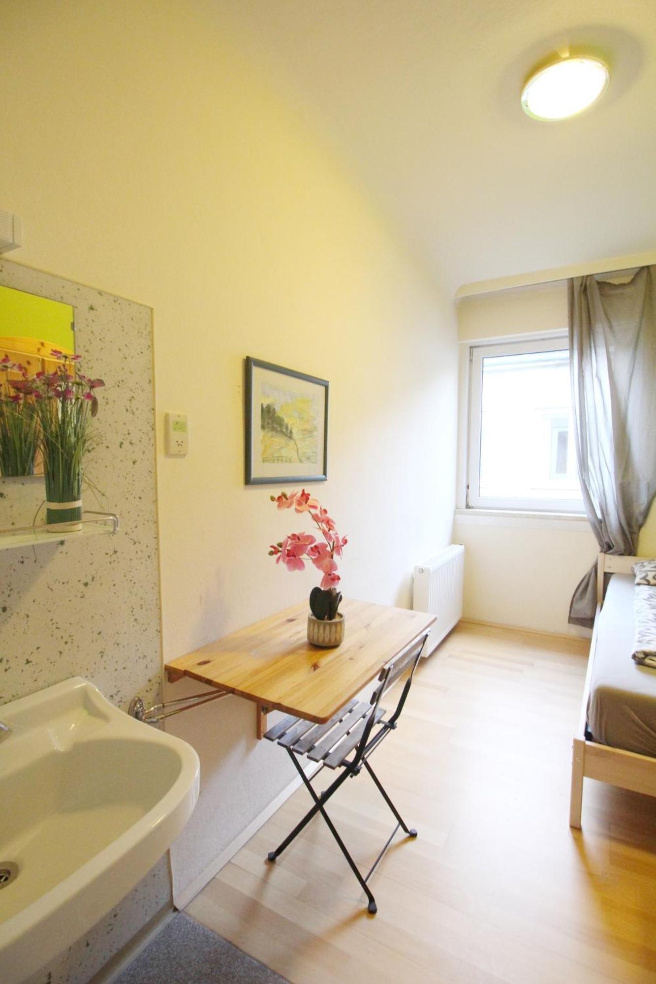 Single In Hutteldorfer Strasse Area Hospedagem domiciliar *
