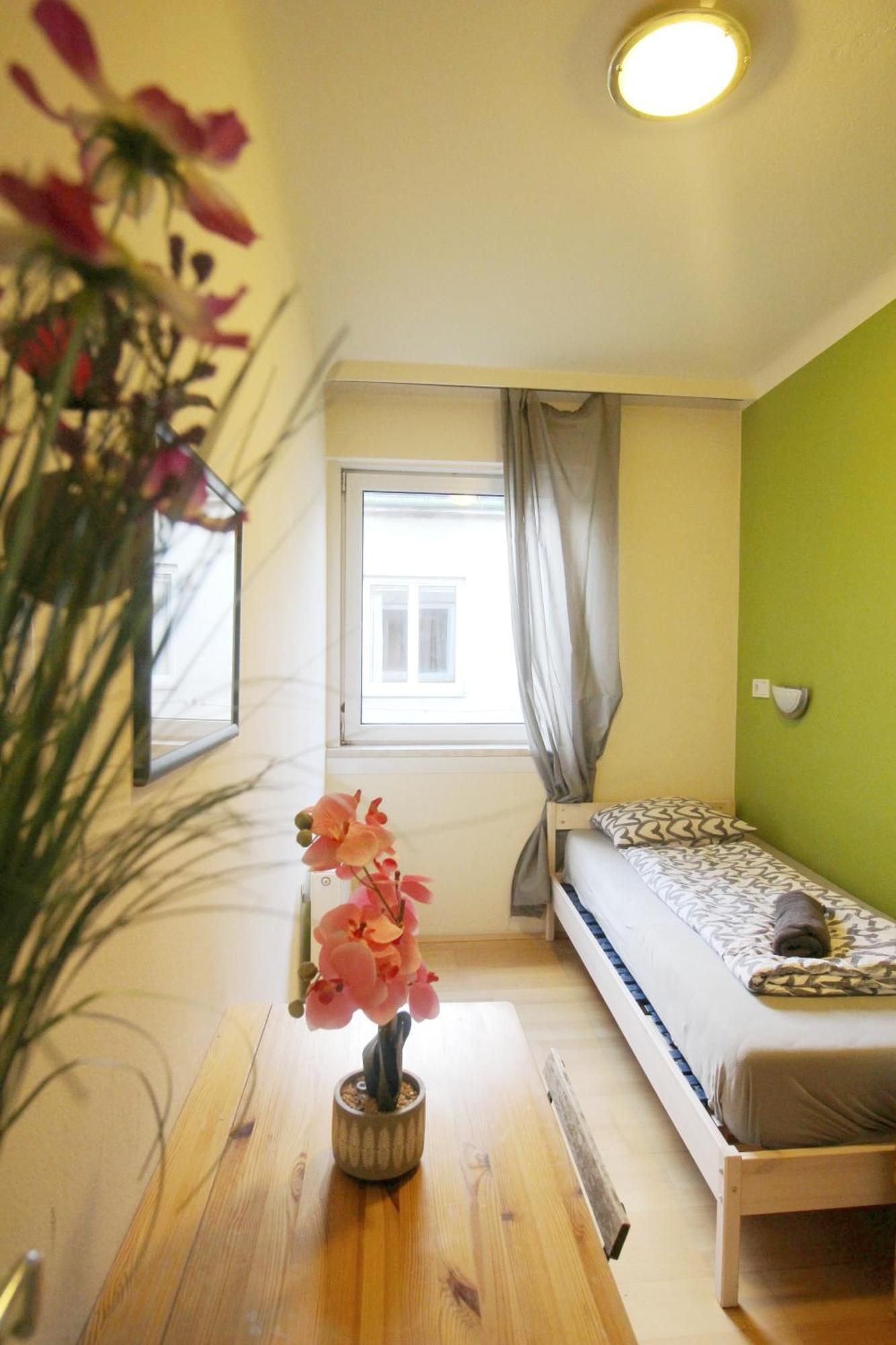 Single In Hutteldorfer Strasse Area Hospedagem domiciliar *